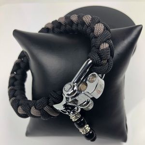 Black Ice Premium 550 Paracord Bracelet w/ Shackle